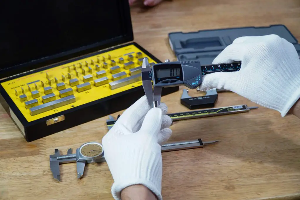 Gauge block is used to inspect and calibrate digital caliper