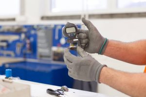 A special micrometer to measure paper thickness
