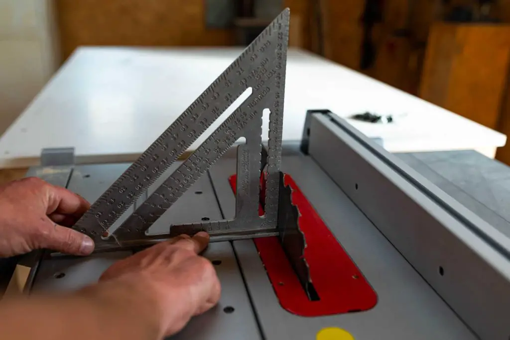 Square tool is adjusting a blade