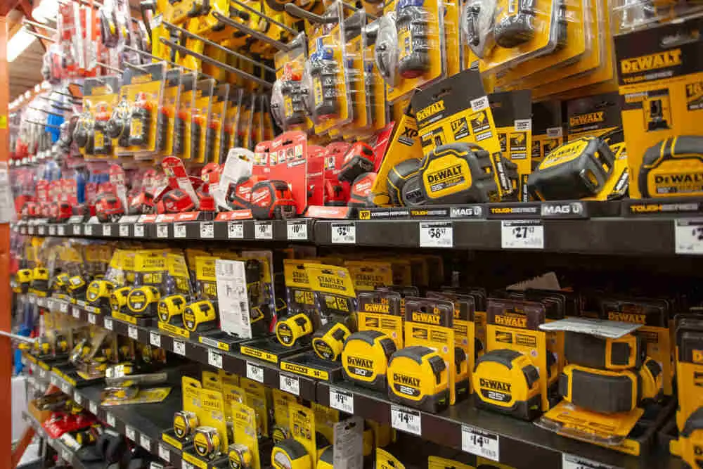 Tape measure brands: Stanley, Milwaukee, Dewalt, etc